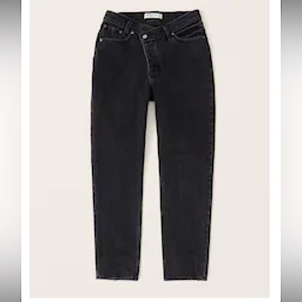 Curve Love High Rise Dad Jeans
Color: black rinse
Size: black rinse 29L